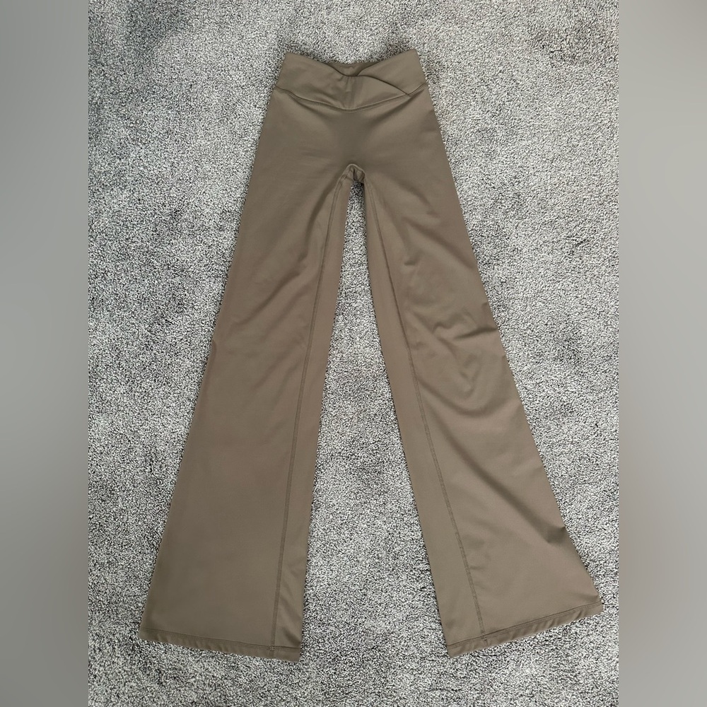 Oner Active Unified wrap flare legging, XS regular length, moss brown